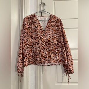 Women’s boutique printed blouse size L